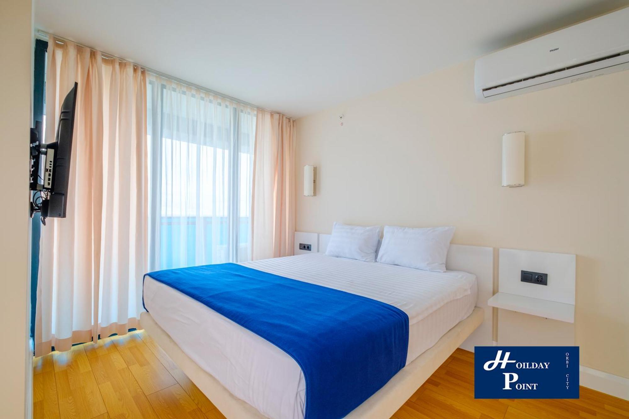Holiday Point Orbi City 巴统 外观 照片