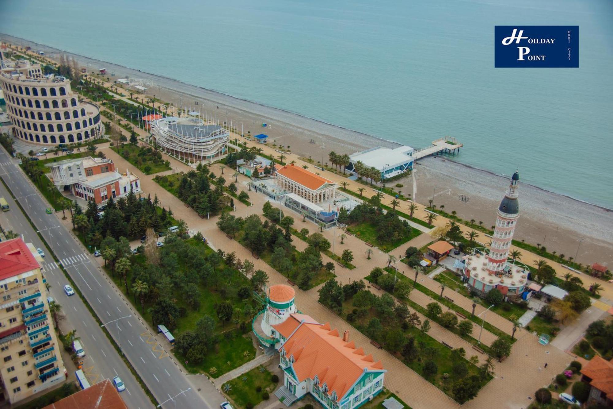 Holiday Point Orbi City 巴统 外观 照片