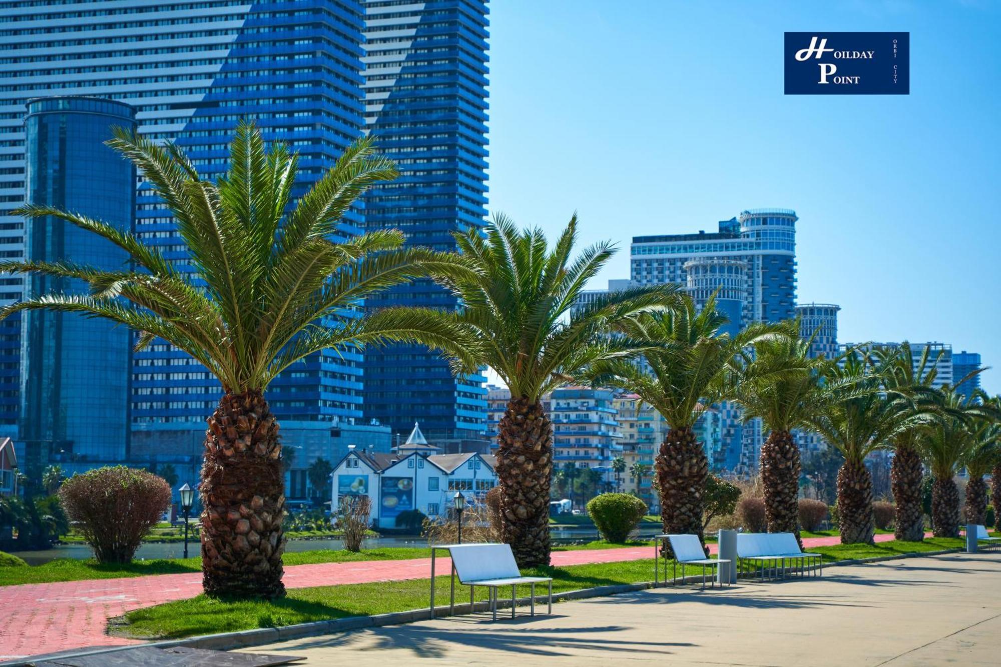 Holiday Point Orbi City 巴统 外观 照片