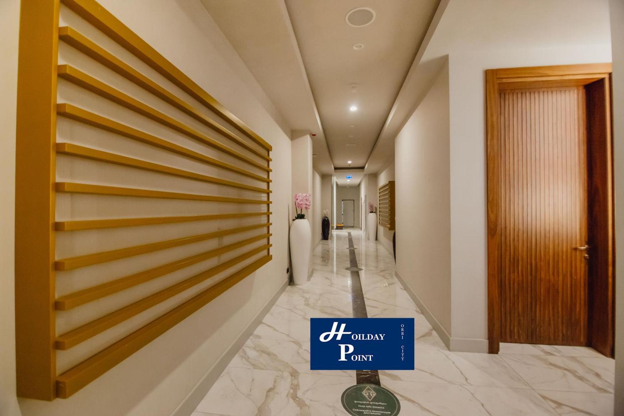 Holiday Point Orbi City 巴统 外观 照片