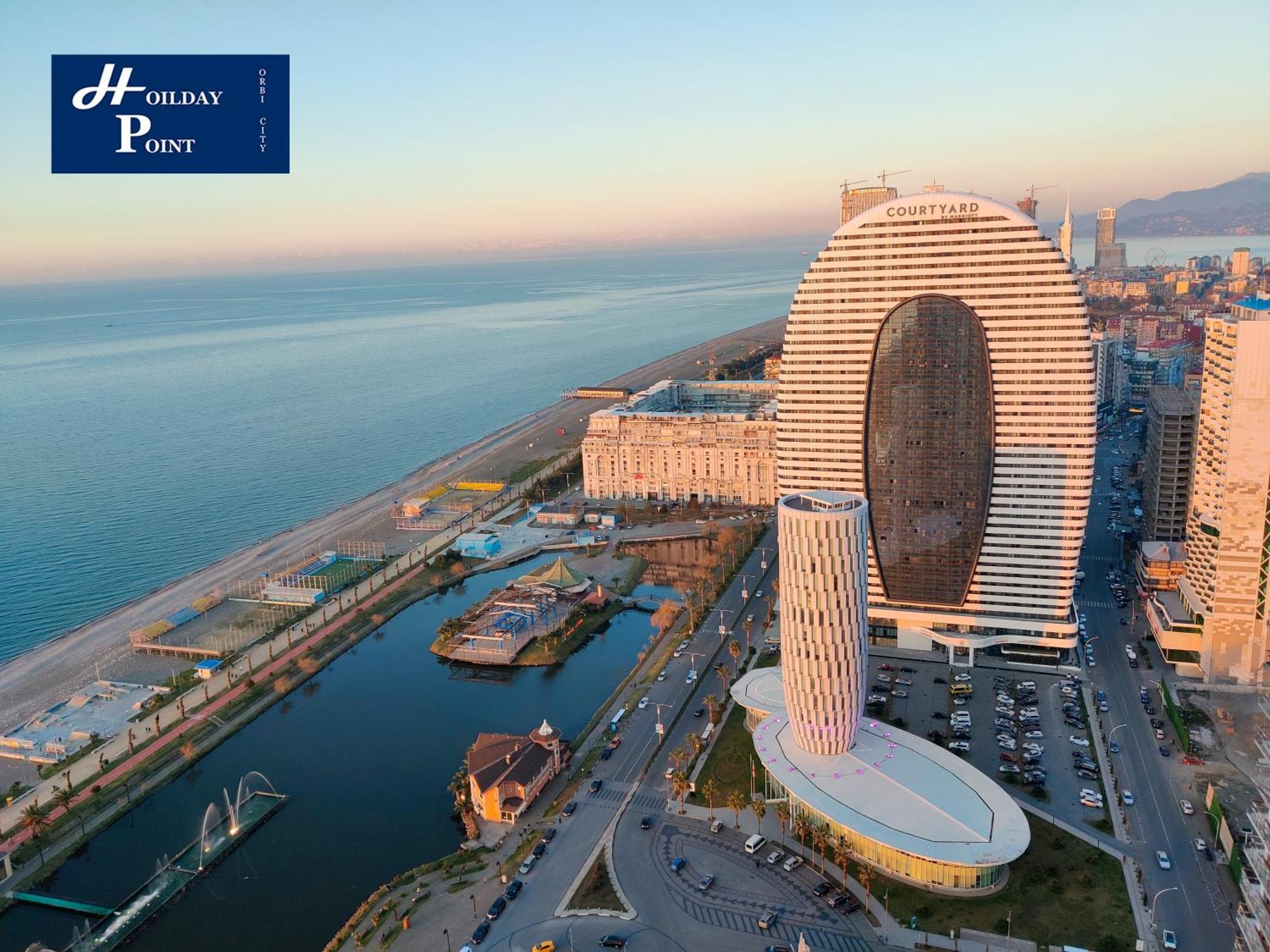 Holiday Point Orbi City 巴统 外观 照片
