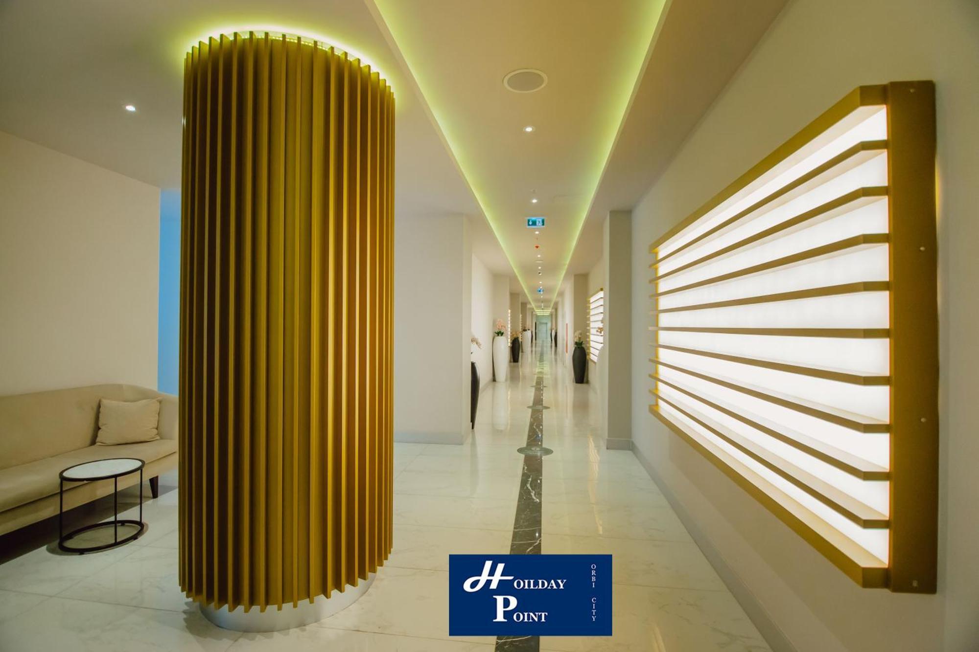 Holiday Point Orbi City 巴统 外观 照片